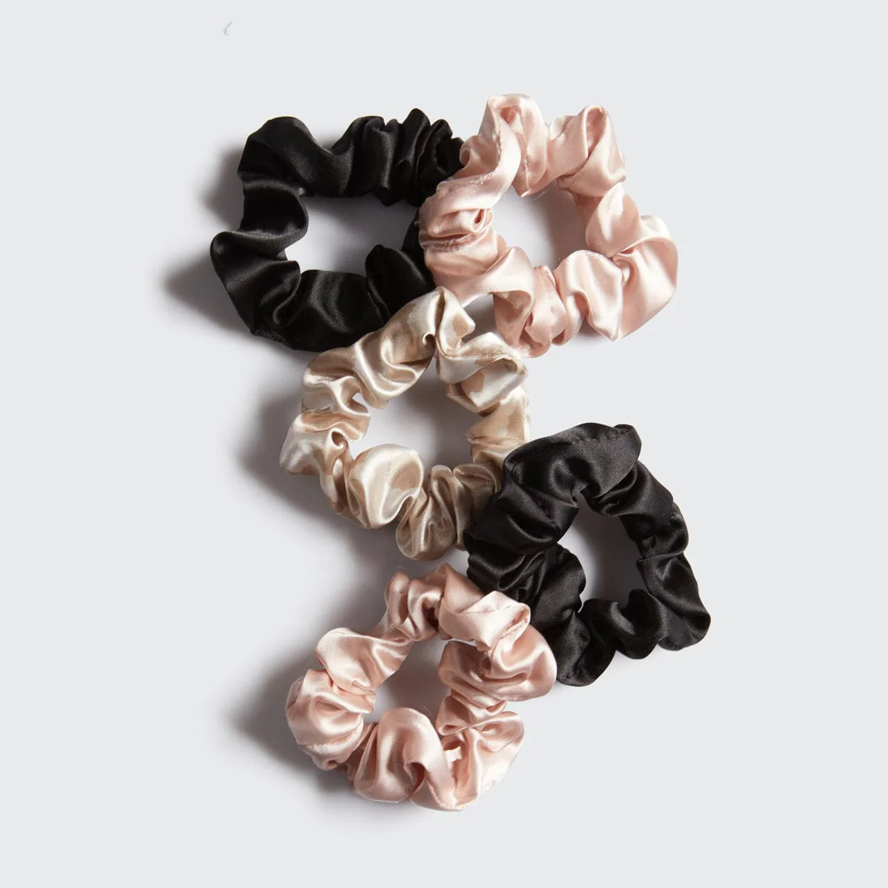 Discover the Benefits of Silk Scrunchies