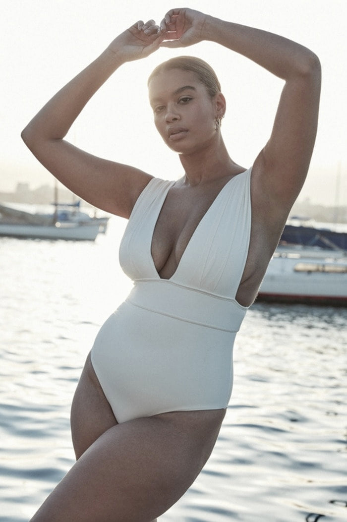 Best Swimsuits for DD Cup: Guide