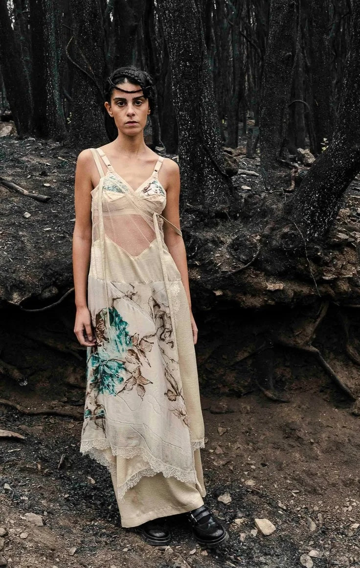 Is It OK for Bra Straps to Show? An Expert Perspective OLIVIA PAISLEY Is It OK for Bra Straps to Show? An Expert Perspective OLIVIA PAISLEY