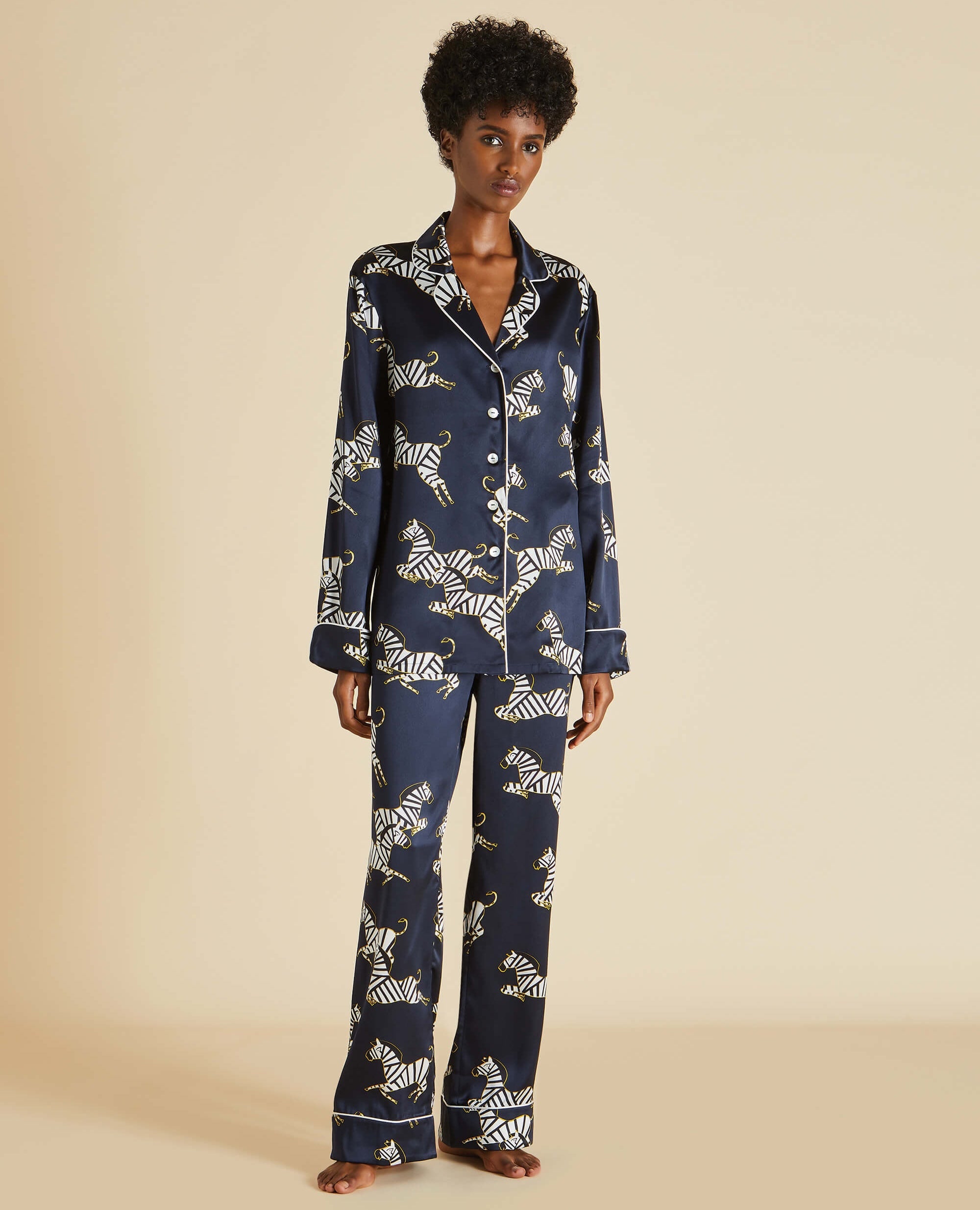 What are the Benefits of Silk Pajamas