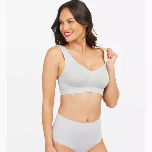 The Best Bras That Hide Back Fat: Expert Tips