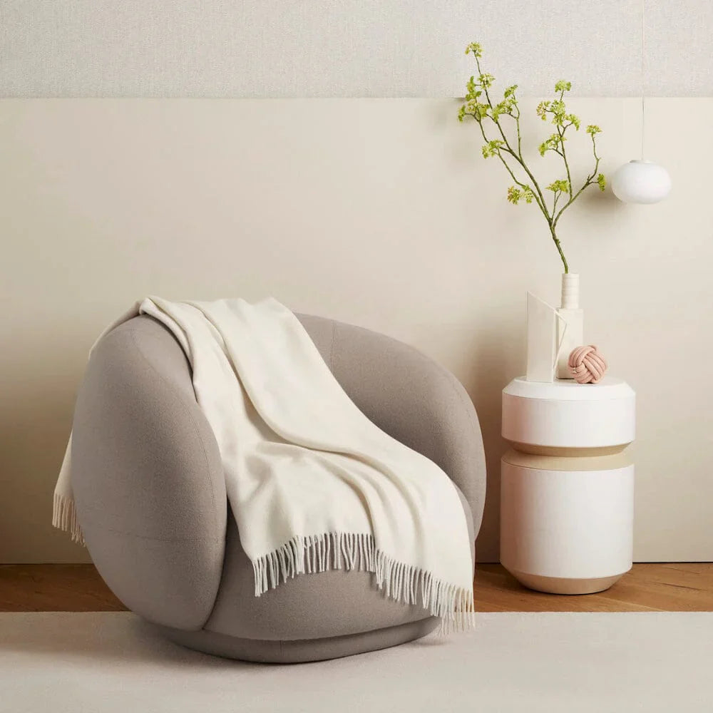 Cashmere Throw: A Guide to Luxurious Comfort and Style