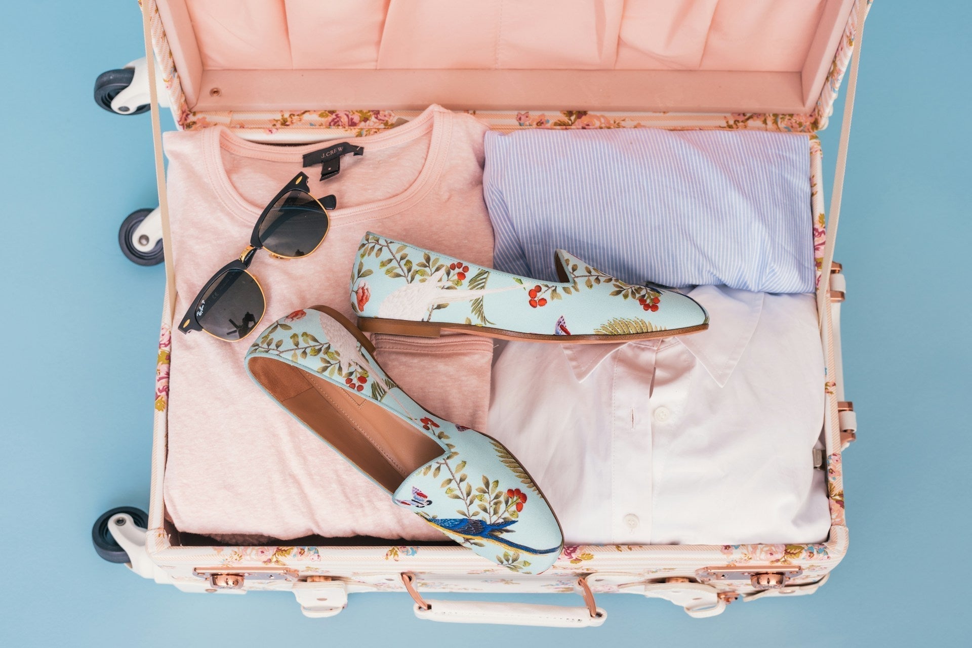packing clothing for travel