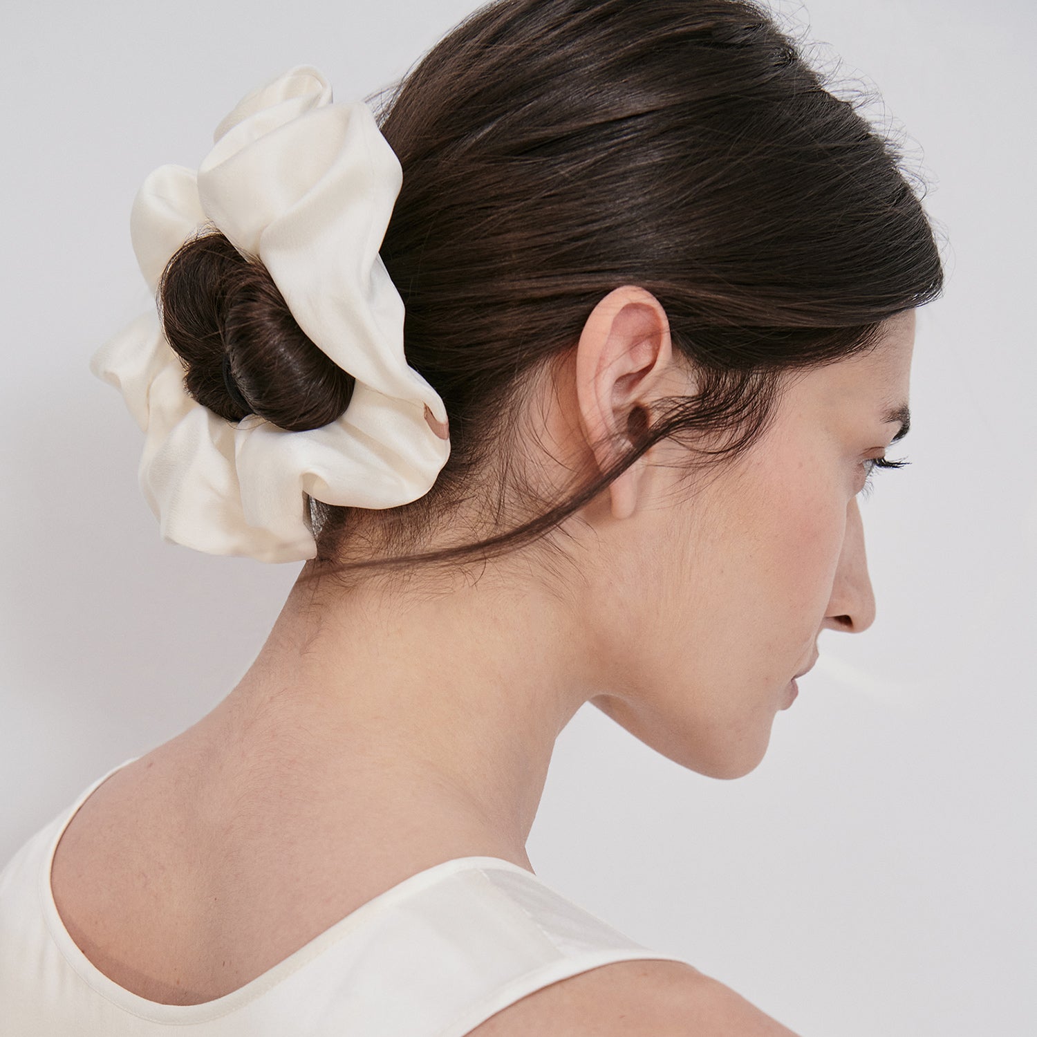 Lunya Washable Silk Classic Scrunchie: Black