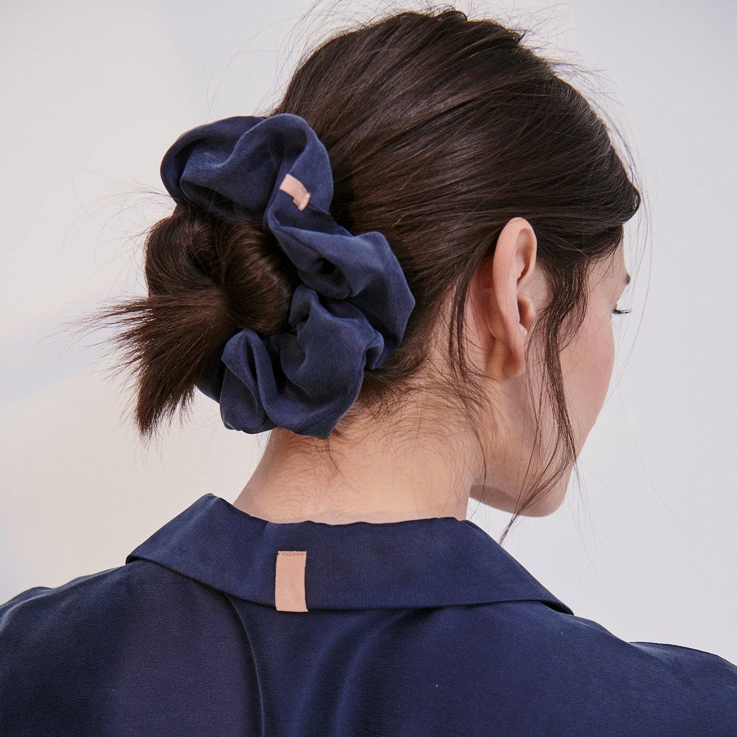 Lunya Washable Silk Classic Scrunchie: Deep Blue