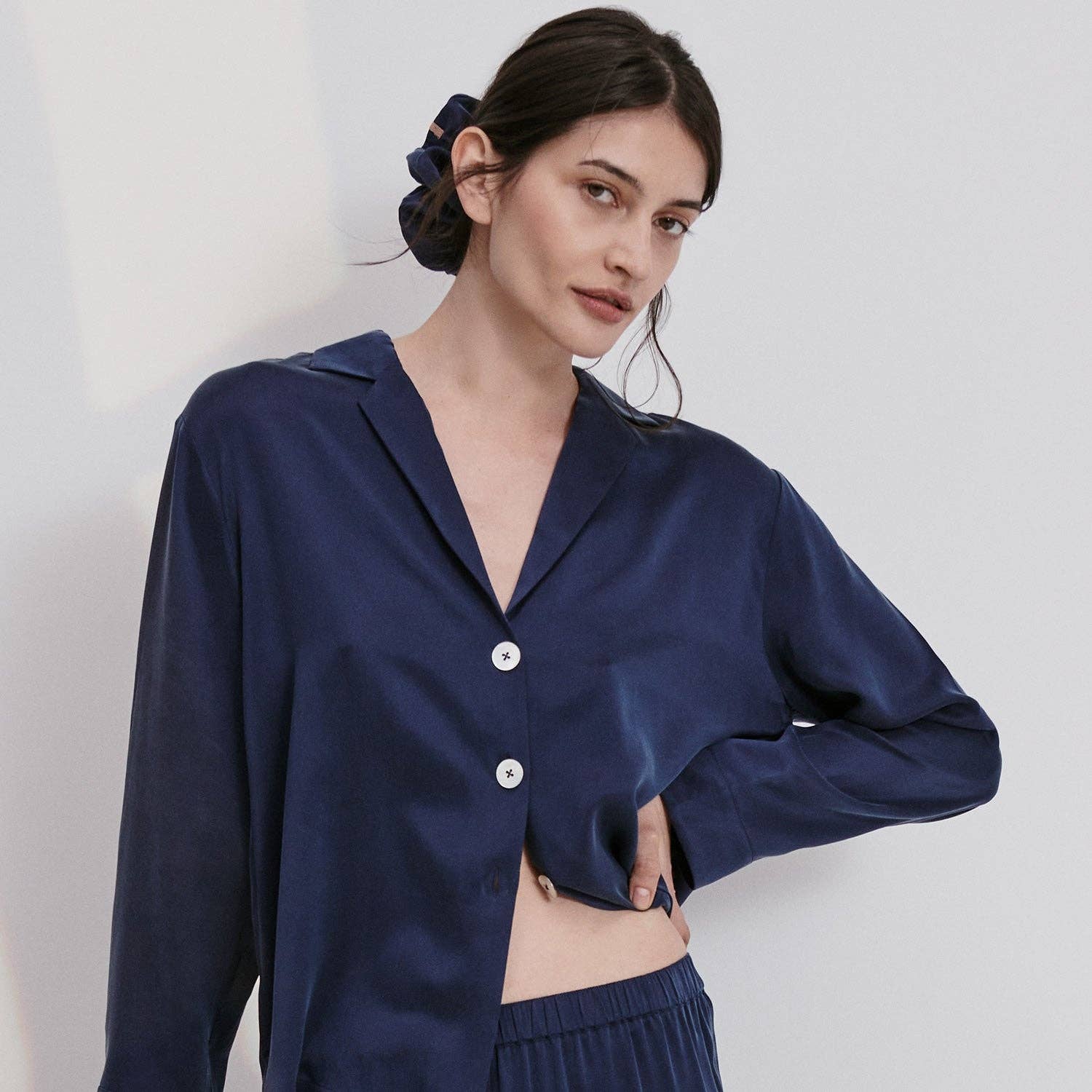 Lunya Washable Silk Classic Scrunchie: Deep Blue