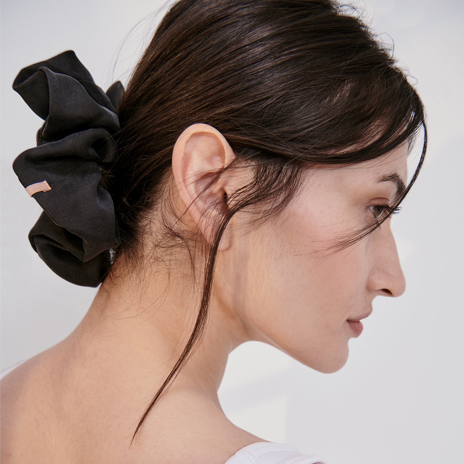 Lunya Mulberry Silk Scrunchie - OLIVIA PAISLEY 