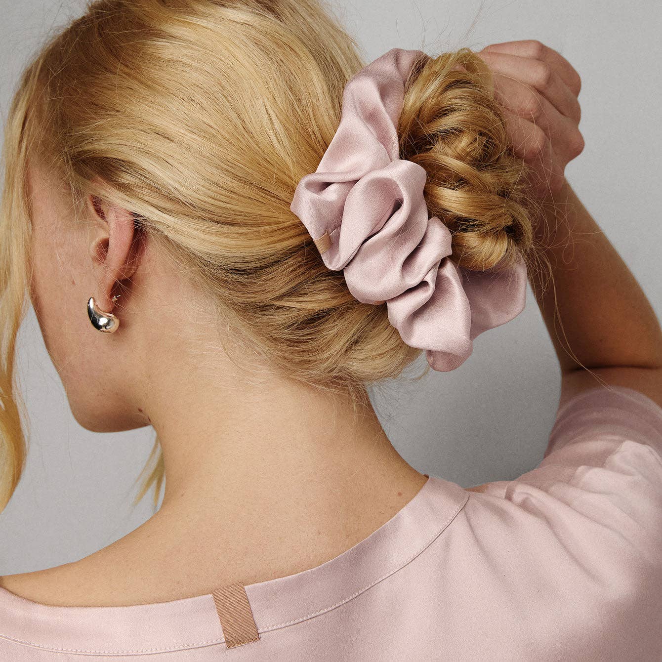 Lunya Mulberry Silk Scrunchie - OLIVIA PAISLEY 